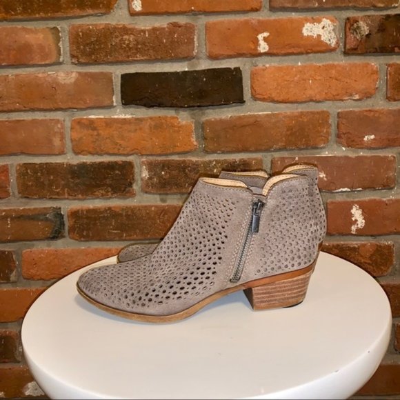 Lucky Brand Suede Perforated Booties Size 8.5 - Picture 1 of 8